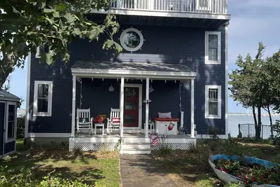 Image de Seabrook Beach waterfront harbor home     Stunning views-dog friendly