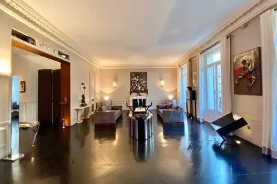 Image de Le Loft Triangle d’Or Paris, un écrin sur la plus belle avenue du monde. . .