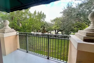 Image de Beautiful apartment in the heart of Wellington pool, gym, spa, tennis