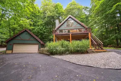 Snowed Inn - Schuss Mtn Chalet