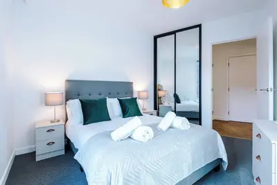 Image de 2 Bedroom Apartment with Balcony