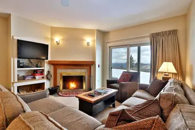 Image de Ski on/Ski off Solitude Condo with Fireplace and Access to Amenities