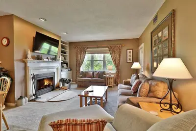 Winterplace Condo at Okemo - walk to slopes!