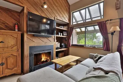 Image de Trailside Condo with Private Hot Tub and Gorgeous Views