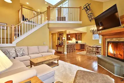 Image de Beautiful Solitude Village Condo with Private Balcony and Walk to Trail Ski Access