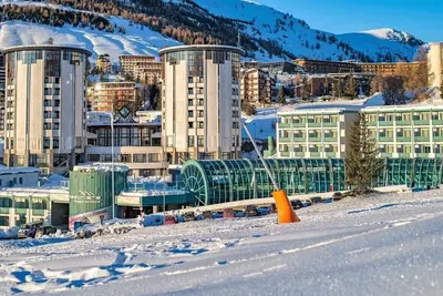 Image de Apartment in the Olympic village near the center 100 meters from the lifts