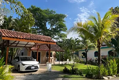 Image de Cheerful home with pool, close to the beach