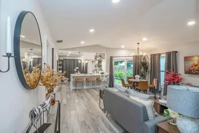 Image de Your-Home-Away-From-Home.