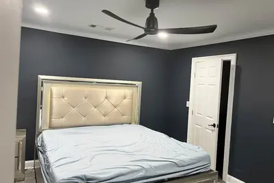 Image de Excellent location, luxurious rental. Very cozy and entertaining. Clean