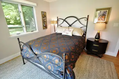 Image de New Listing Waterfront sleeps 10 5 bedrooms 4 1/2 bths - dock &  pool Stn-23-23