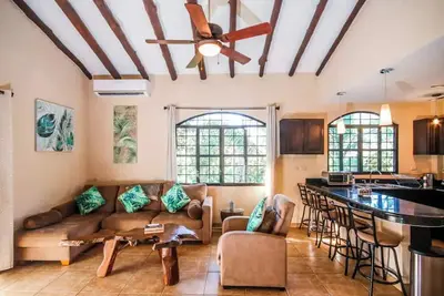 Image de Spacious, Peaceful and central located house