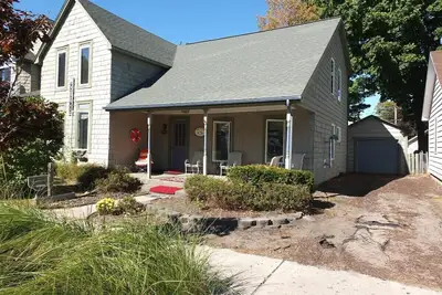 Image de The Coral Castle - Large, Newly-Remodeled, Gorgeous, and Great Location! Walk to Beach and Downtown!