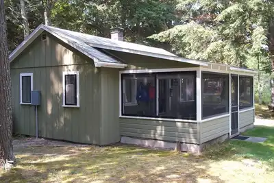 Image de Twin Birch Resort - The Green Laker Cabin:  Lakefront with Dock, Rowboat, and Kayak!