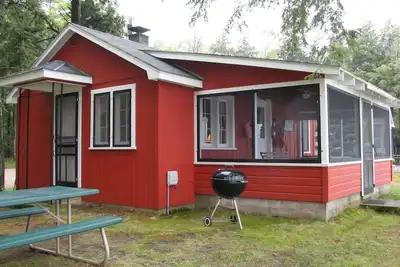Image de Twin Birch Resort - The Red Laker Cabin:  Lakefront with Dock, Rowboat, and Kayak!