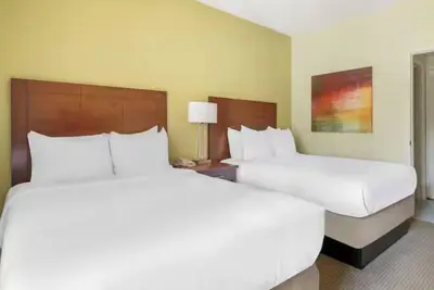 Discover Magic at Your Doorstep! Outdoor Pool + Full Kitchen