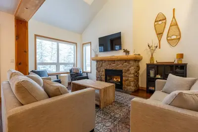 Image de 3 Bedrooms l Sleeps 7 Adults l Hot Tub l Dog Friendly