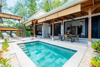 Image de Swar Villa - New Ocean View Home close to town. Great experience - private pool.