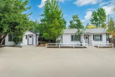 Image de Two Bedroom cottage sleeps 6 & just 7 min from Viejas Casino