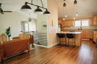 Image de Huge immaculate home! Memories await!