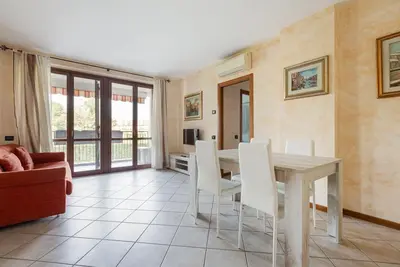 Image de Apartment with balcony 500m from North Park!