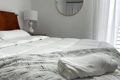 Image de 3bed apartment walking distance from the beach!