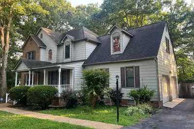 Image de Bridge at the Appomattox - Cozy Safe Home Security Utilities Internet Included