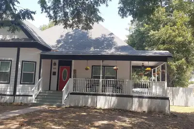 Image de Spacious 100yo Farmhouse with Modern Amenities