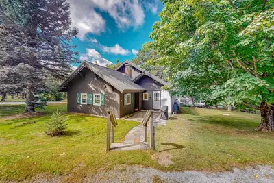 Image de Mittersill Village Gem  | House in Franconia with balcony, fireplace, & dogs ok