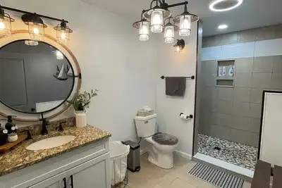 Image de Renovated former church! Round up your friends or family for a fun filled stay!