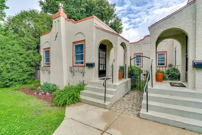 Image de The Cooper, a charming Double Bungalow just Blocks  from  W River Parkway