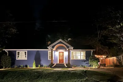 Image de Walk to the Square and the Ole Miss Campus! 3 Kings with Ensuite Bathrooms!