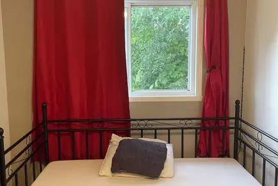 Image de Private room in 5 1/2  appartement just 10 minutes to Montreal