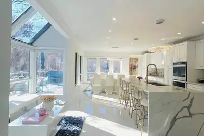 Image de Rain, Snow Or Shine! This House Has All You Need And More To Have A Good Time!