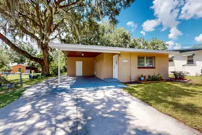 Image de Charming dog-friendly home with patio, grill, central Ac, & W/D