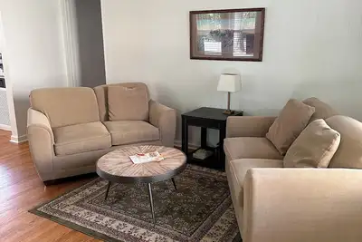 Image de Quaint sunny cottage that rests in the historical neighborhood of Billings