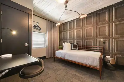 Image de ★ HostWise Stays ★ 2 Apartments in 1 - Great Privacy, Beautiful Space!