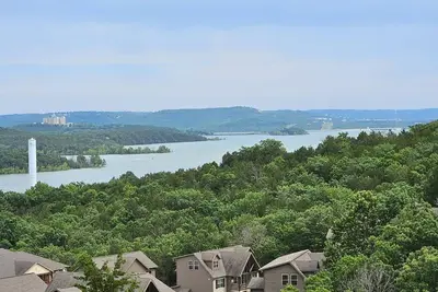 Image de Free Tic (Sdc). Grt. Condo Near Silver Dollar City. View of Table Rock Lake. Bring your Boat! !