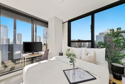 Image de Chic 2br Apt on Collins, City Views & Free Parking