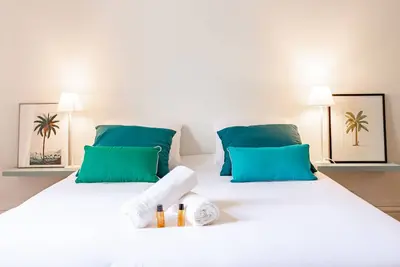 Image de Proche Place Darcy, adorable deux pièces avec terrasse au calme avec vue jardin