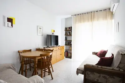 Image de Two bedroom apartment 250 meters from the sea and the beach!