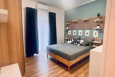 Image de Walking distance from Vomero, metro within walking distance in area full of clubs.