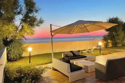 Image de Villa Bosa, one step away from the sea