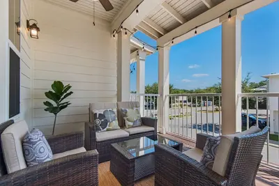 Image de Upscale Townhome I 125 Crystal Beach I Covered Balcony I Pool I  Crystal Playa