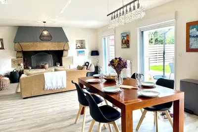 Image de Ty Glou! Maison charmante avec jardin clos à seulement 5 min des Plages.