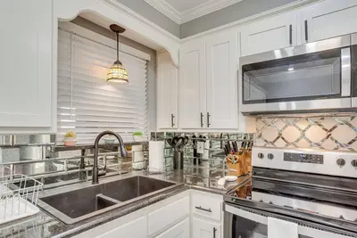 Image de Edmond Home Near Colleges, Lakes, & Shopping!