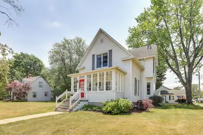 Image de Charming Chesterton Home: w/ Idyllic Location!