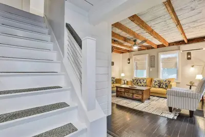 Image de Charming 1825 Farmhouse Near Boston & Canobie Lake