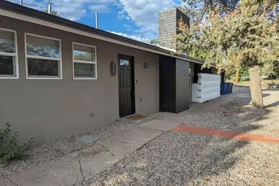 Image de High Desert Home w/ Sw Flare