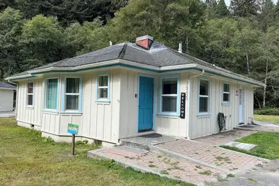 Image de Heart of the Redwoods Equoni Cottage w/ Sauna