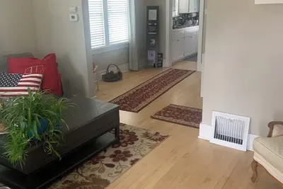 Image de Cute Quiet Neighborhood Hideway